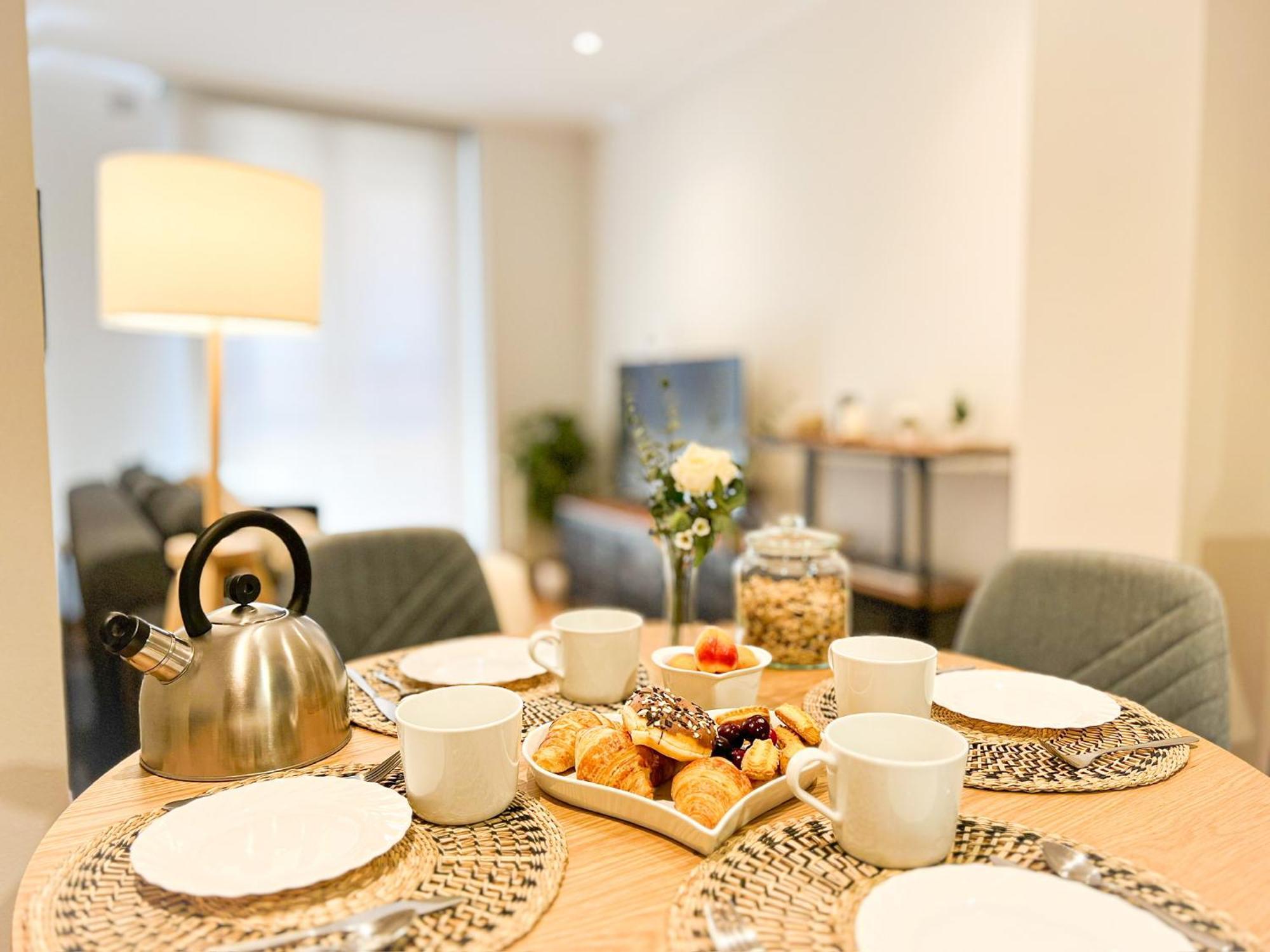 Apartment Ateneo & Playa - *